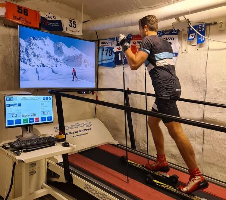 Skidåkning och personlig guidning på skidband hos Skidstudion